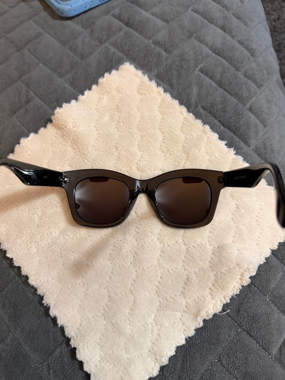 Joe's Jeans Glossy Black Cat-Eye Sunglasses - Picture 4 of 6